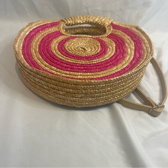 Mud Pie NWT Round Straw Bag with Hot Pink Circles Shoulder Strap and Handles - Picture 13 of 16